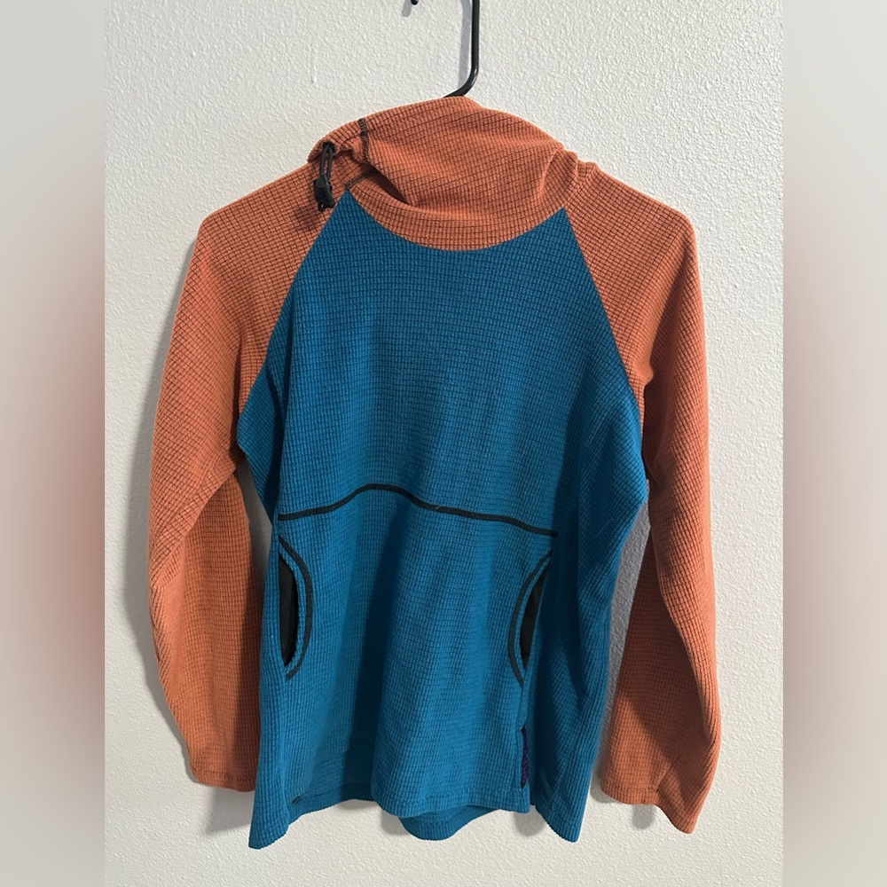 Melanzana Hooded Thermal in Blue and orange
